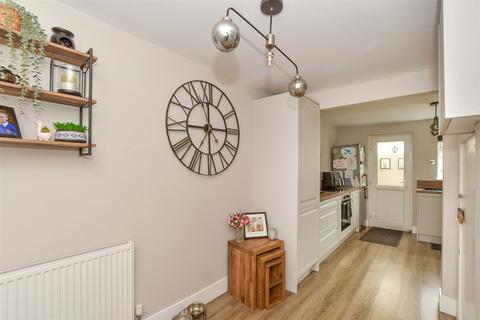 7 Beatty Close, Folkestone, CT19 6HY