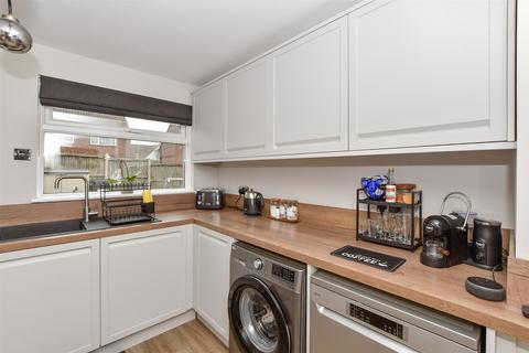 7 Beatty Close, Folkestone, CT19 6HY