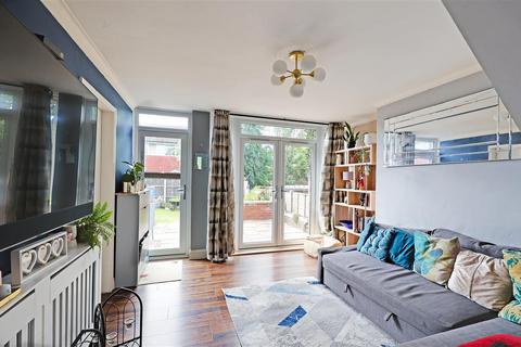 3 bedroom semi-detached house for sale, Redstart Close, Croydon