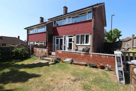 68 Redstart Close, New Addington, Croydon, CR0 0EU