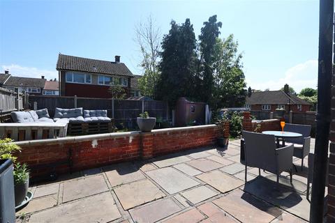 68 Redstart Close, New Addington, Croydon, CR0 0EU