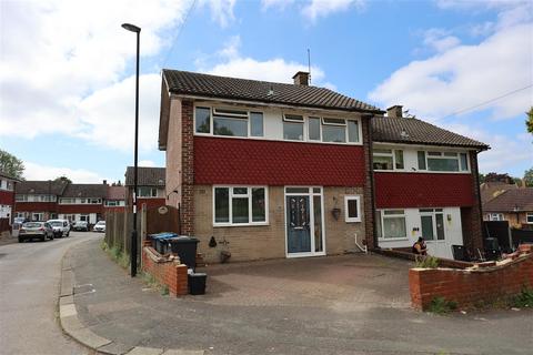 68 Redstart Close, New Addington, Croydon, CR0 0EU