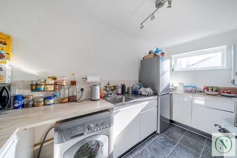 2 bedroom flat for sale, Addiscombe Road, Croydon, CR0