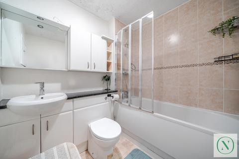 2 bedroom flat for sale, Addiscombe Road, Croydon, CR0
