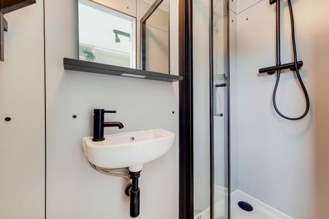 1 bedroom house of multiple occupation to rent, Hospital Way, Hither Green, SE13