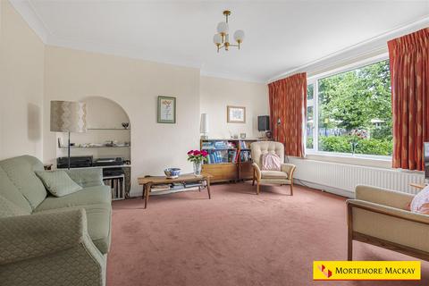 3 bedroom semi-detached house for sale, Oakwood Crescent, London