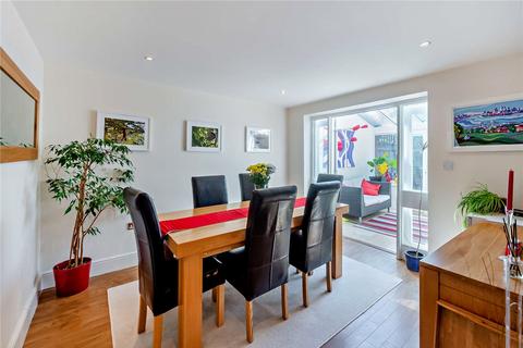 43a Queens Road, Thame, OX9 3NF