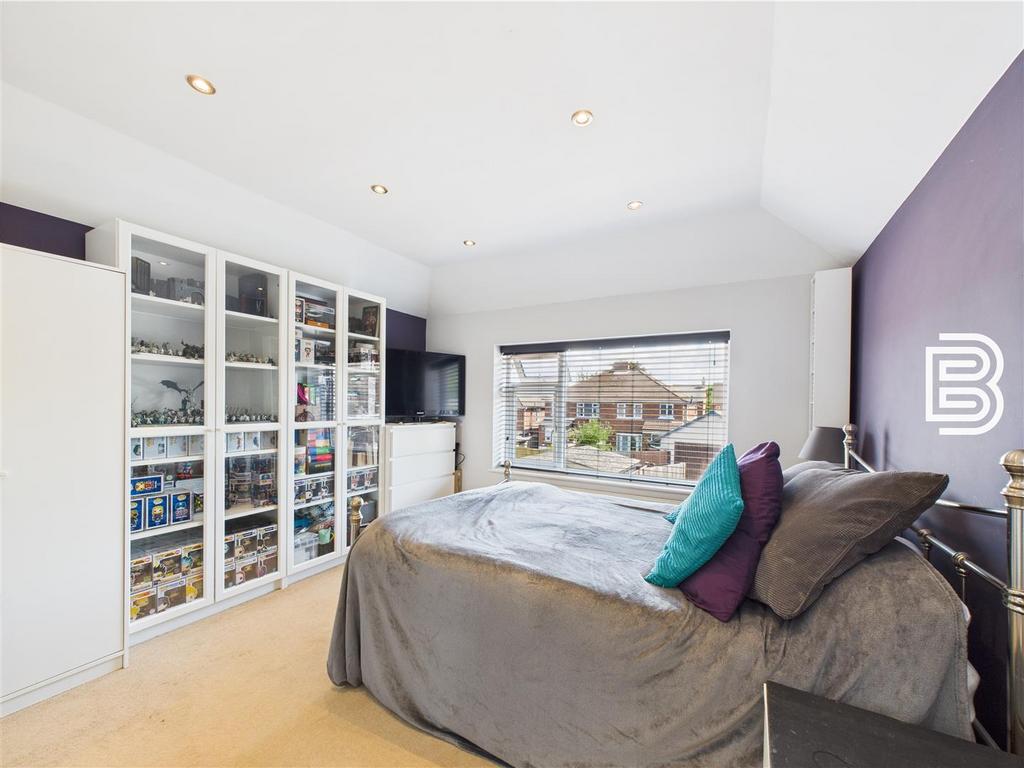 Bedroom 1 (1).jpg