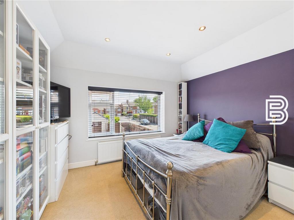 Bedroom 1 (2).jpg
