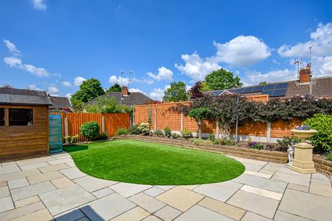 5 Kirkstone Crescent, Wombourne, Wolverhampton, WV5 8EH
