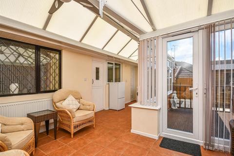 5 Kirkstone Crescent, Wombourne, Wolverhampton, WV5 8EH
