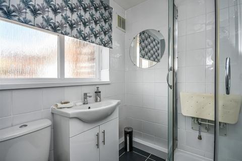 5 Kirkstone Crescent, Wombourne, Wolverhampton, WV5 8EH