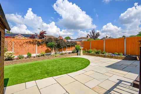 5 Kirkstone Crescent, Wombourne, Wolverhampton, WV5 8EH