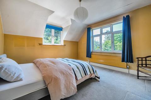 28b Holybrook Crescent, Reading, RG30 3LN