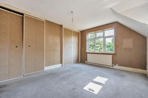 28b Holybrook Crescent, Reading, RG30 3LN