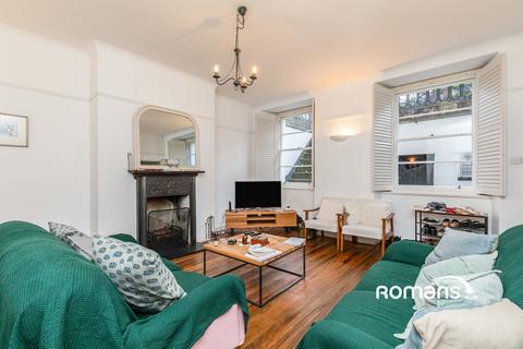 2 bedroom flat to rent, Victoria Square, Bristol, BS8