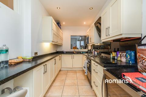 2 bedroom flat to rent, Victoria Square, Bristol, BS8