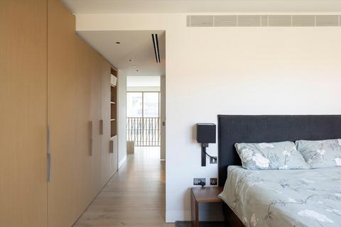 3 bedroom flat for sale, Tapestry, Canal Reach, King's Cross, London, N1C