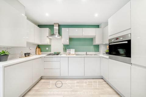undefined, Roundhouse Avenue, Trimley St Martin, IP11