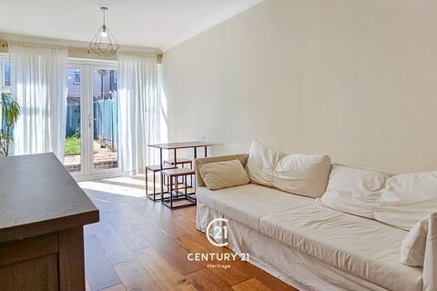 2 bedroom flat for sale, Glenthorne Road, Walthamstow, London