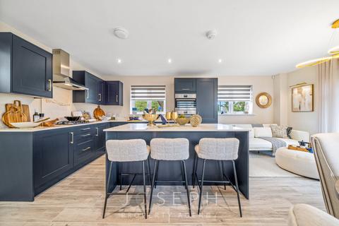 3 bedroom detached house for sale, Roundhouse Avenue, Trimley St Martin, IP11