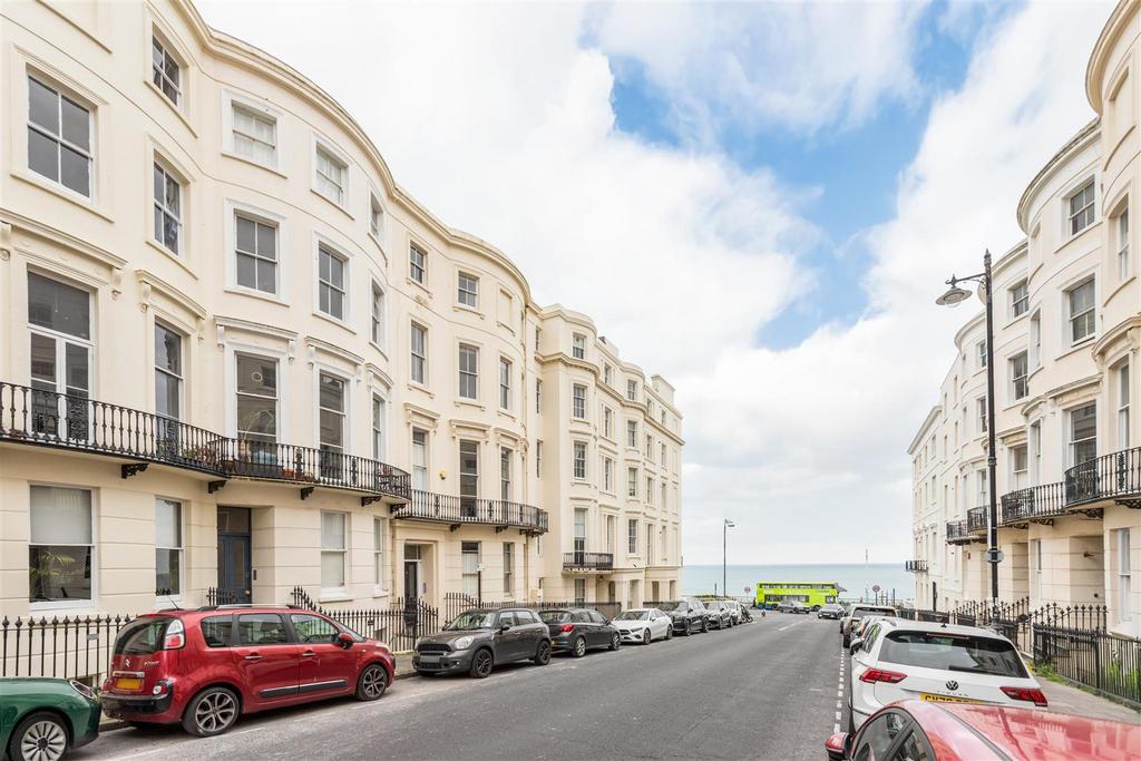 4 Eaton Place-2.jpg