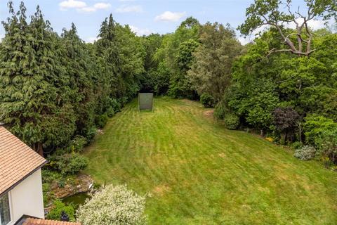 6 The Hatch, Windsor, SL4 5UD