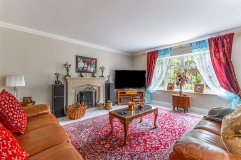 6 The Hatch, Windsor, SL4 5UD
