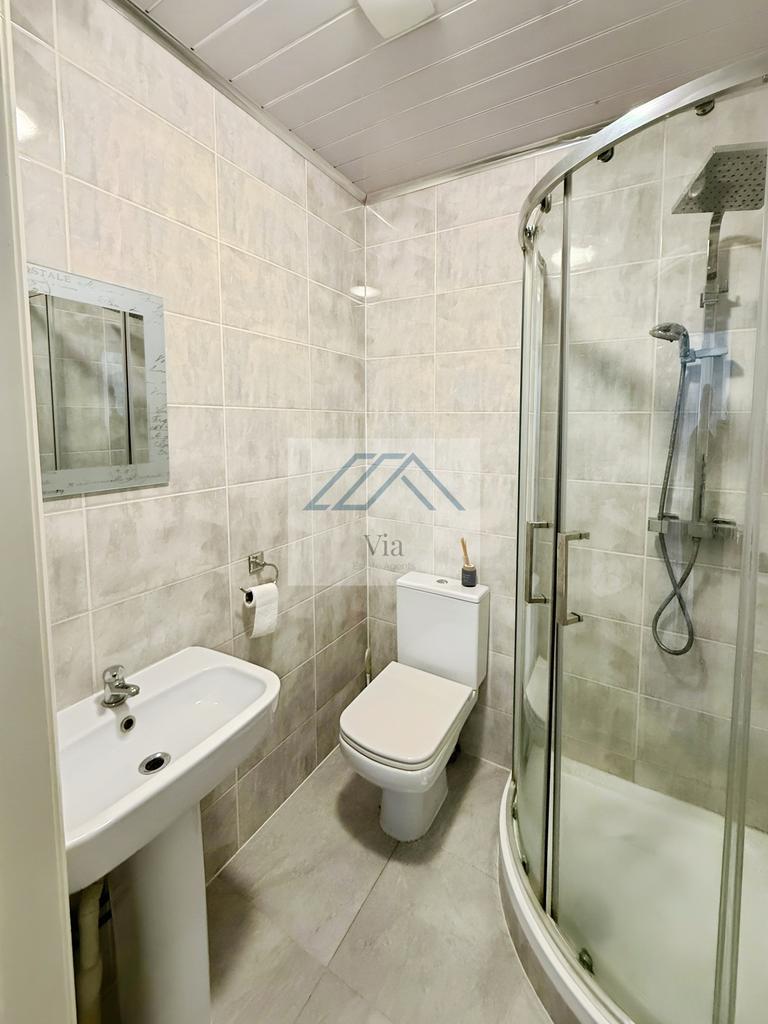57214103 inhh0399.jpg