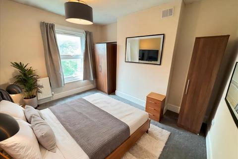 3 bedroom flat to rent, Loveridge Road, London, NW6