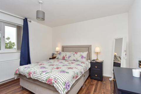 27 Binney Road, Allhallows, Rochester, ME3 9QP