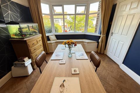 1 Forest Road, Heswall, Wirral, CH60 5SN