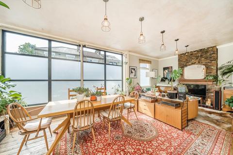 2 bedroom end of terrace house for sale, Dewar Street, London SE15