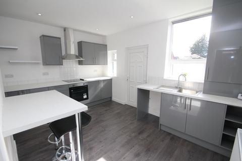 2 bedroom end of terrace house to rent, Cowburn Street, Leigh, WN7