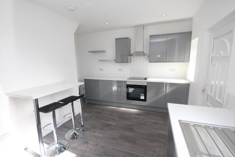 2 bedroom end of terrace house to rent, Cowburn Street, Leigh, WN7