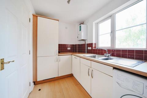 2 bedroom flat for sale, Sunbury-on-Thames,  Surrey,  TW16