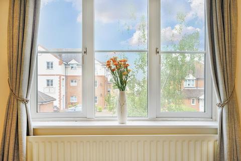 19 Chantry Close, Sunbury-on-thames, TW16 7TH