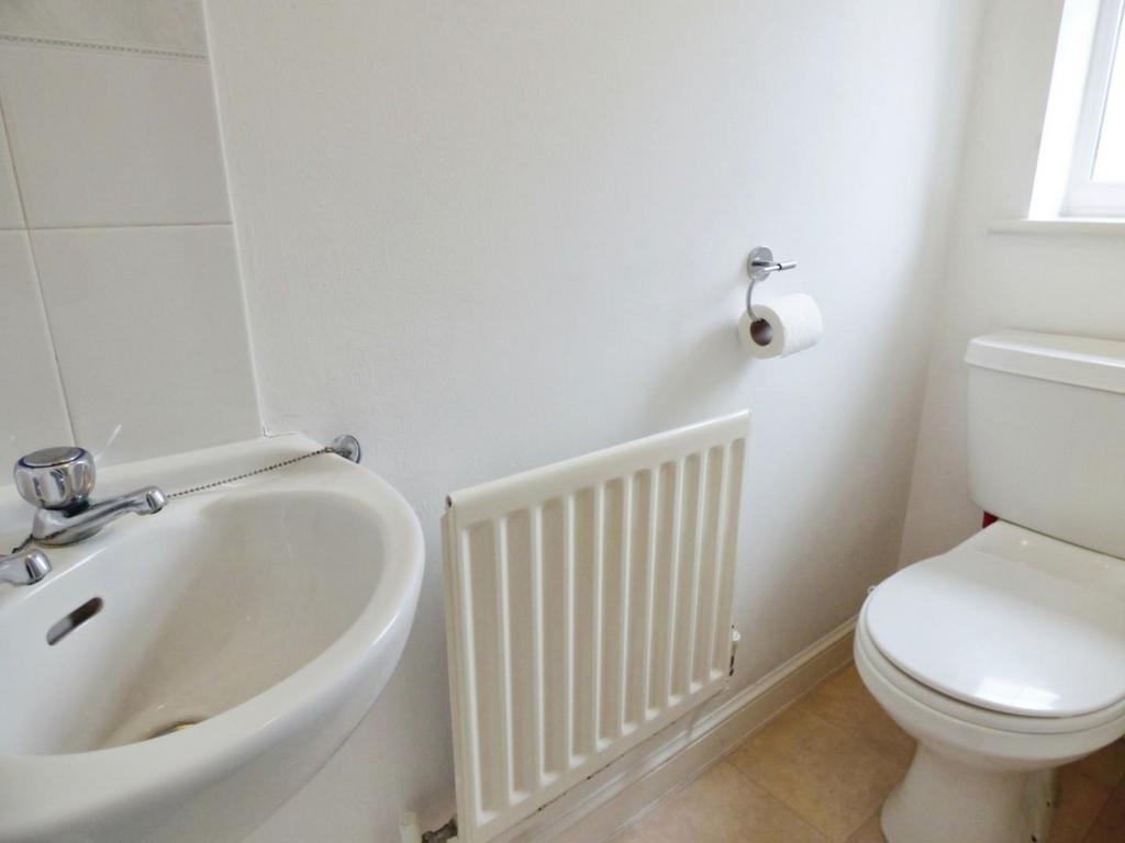 WC 1.7m x 0.7m