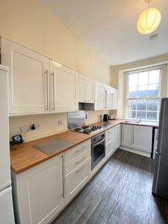 4 bedroom flat to rent, Castle Street, City Centre DD1