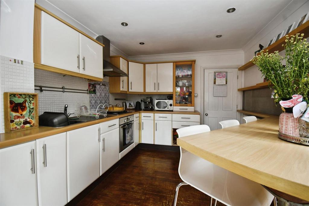 Kitchen/Breakfast Room