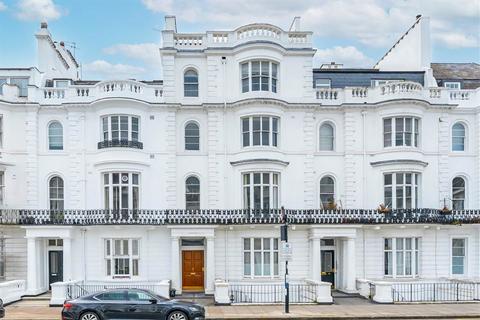 1 bedroom flat to rent, Gloucester Terrace, London W2