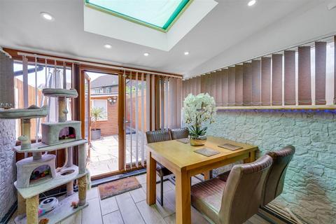 12 Latham Close, London, E6 5SF