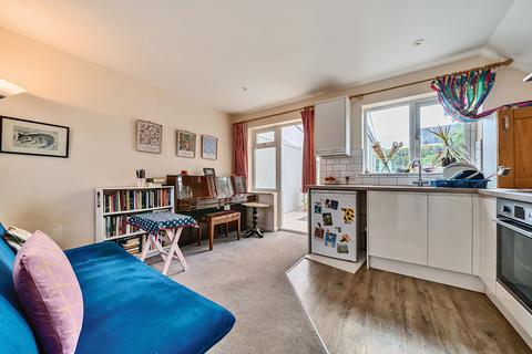 7 Burwell Close, Witney, OX28 5JN