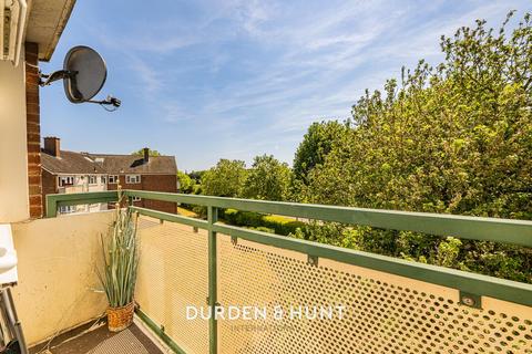 67 Brading Crescent, London, E11 3RT