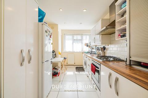 67 Brading Crescent, London, E11 3RT