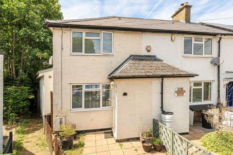 45a Bloxham Crescent, Hampton, TW12 2QG