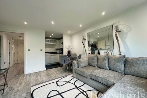 2 bedroom apartment for sale, Stafford Avenue, Hornchurch, RM11