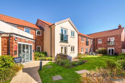 2 bedroom apartment for sale, Scaife Garth, Pocklington, York, Yorkshire, YO42 2SJ
