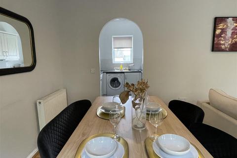 2 bedroom apartment for sale, Baltic Court, South Shields