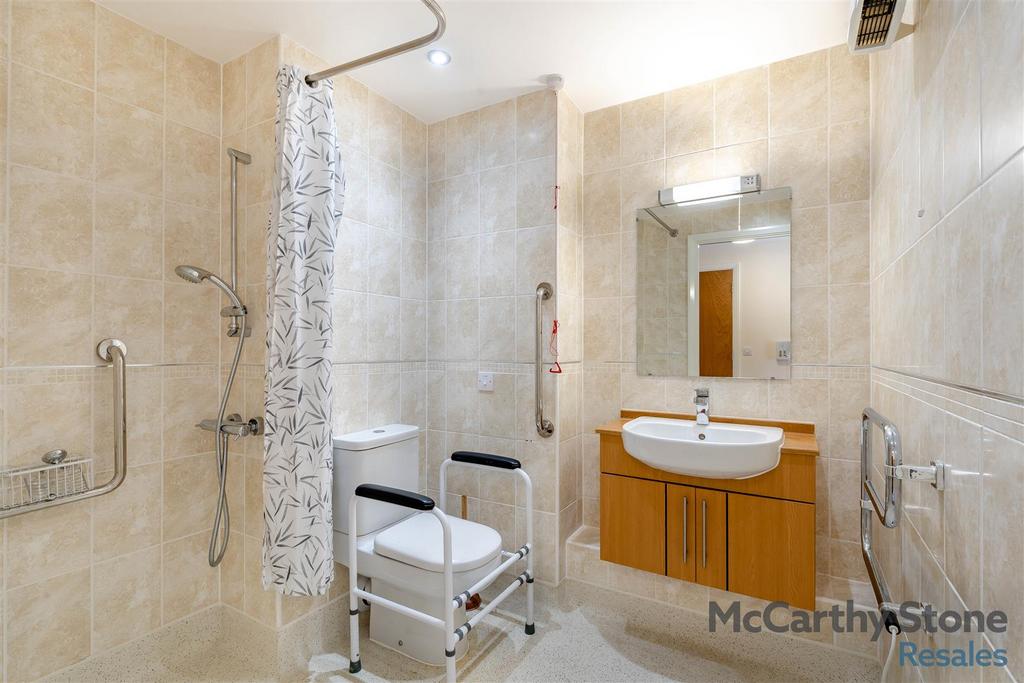 8647780-interior02.jpg
